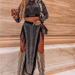 Nwt in bag never opened size medium set punchy blonde